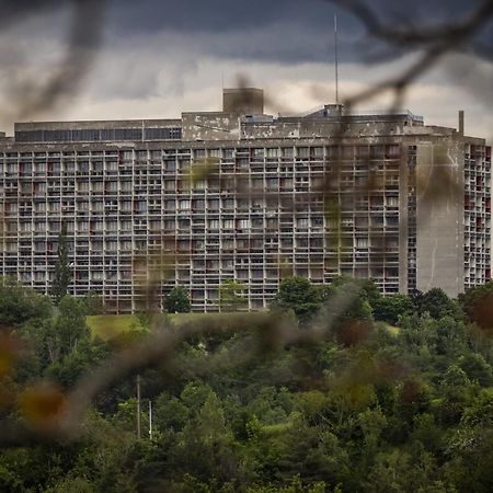 Apartamento La Maison Sous Le Noyer Montessut Exterior foto