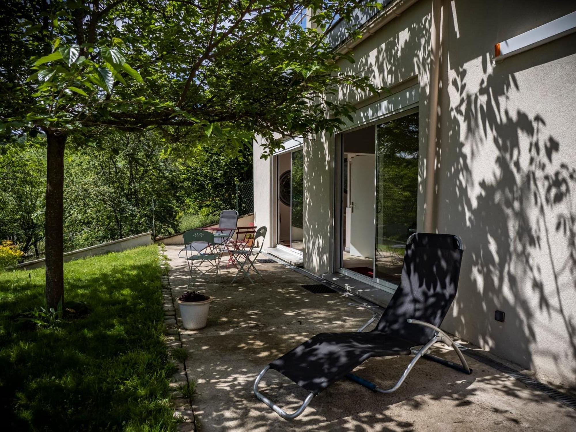 Apartamento La Maison Sous Le Noyer Montessut Exterior foto